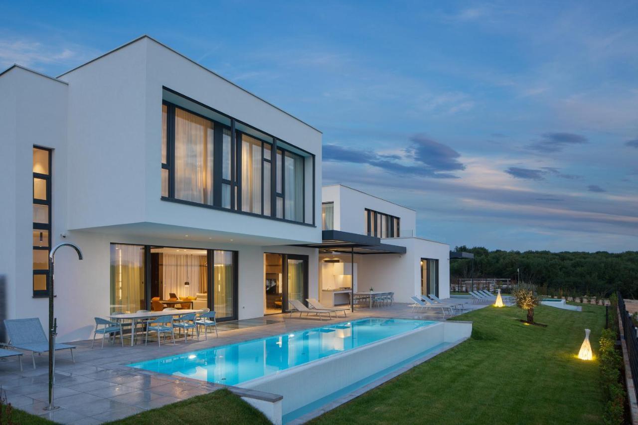 Design Villa Noble With Spa 巴莱 外观 照片